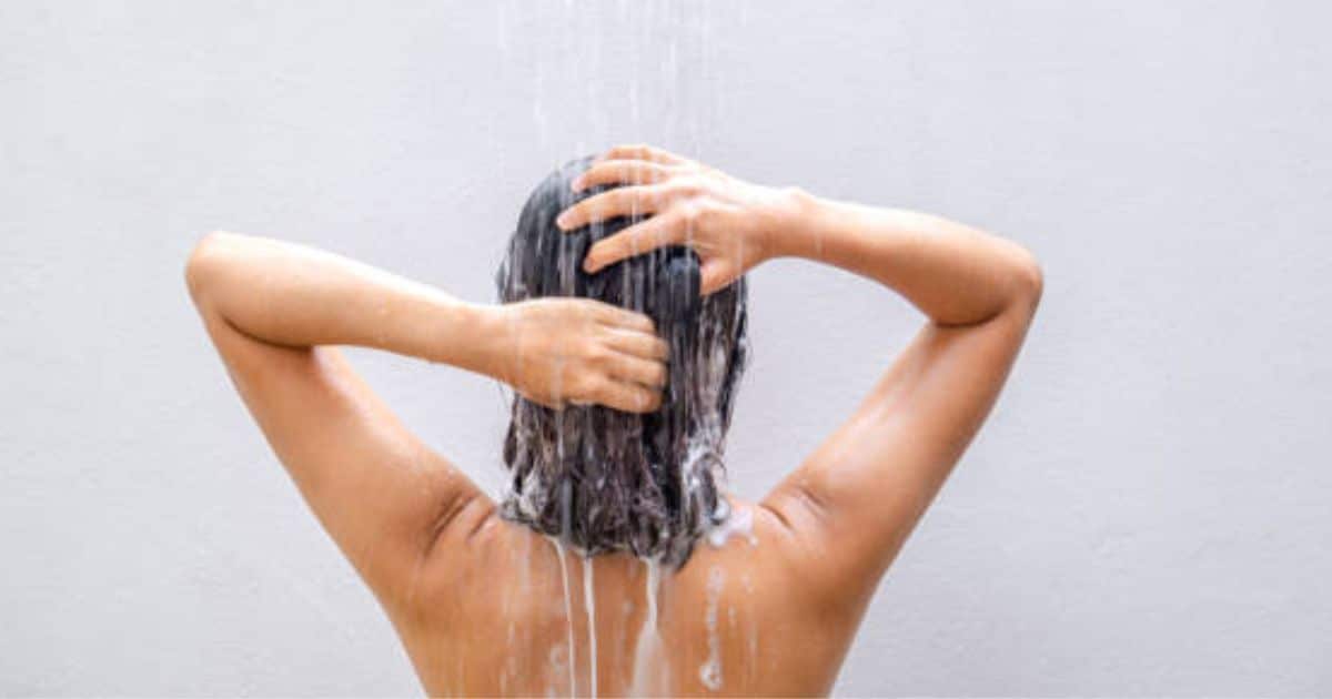 Quand l’eau fait souffrir : l’incroyable histoire de cette ado allergique à sa propre douche