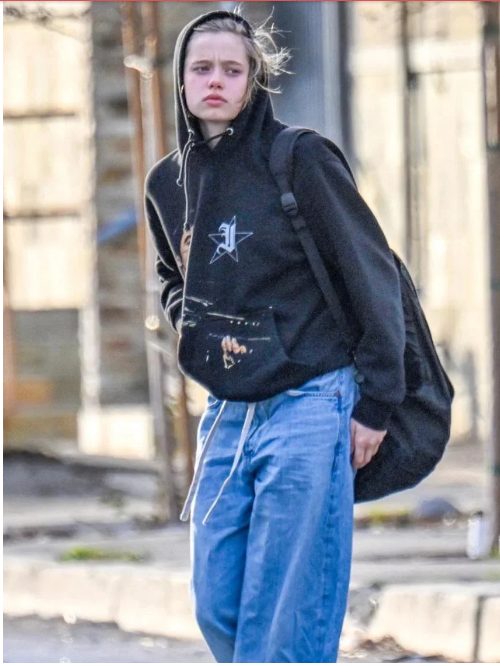 Et si refuser la gloire était la plus grande des rébellions ? Shiloh Jolie-Pitt bouscule les codes et trace sa propre route, loin des paillettes.