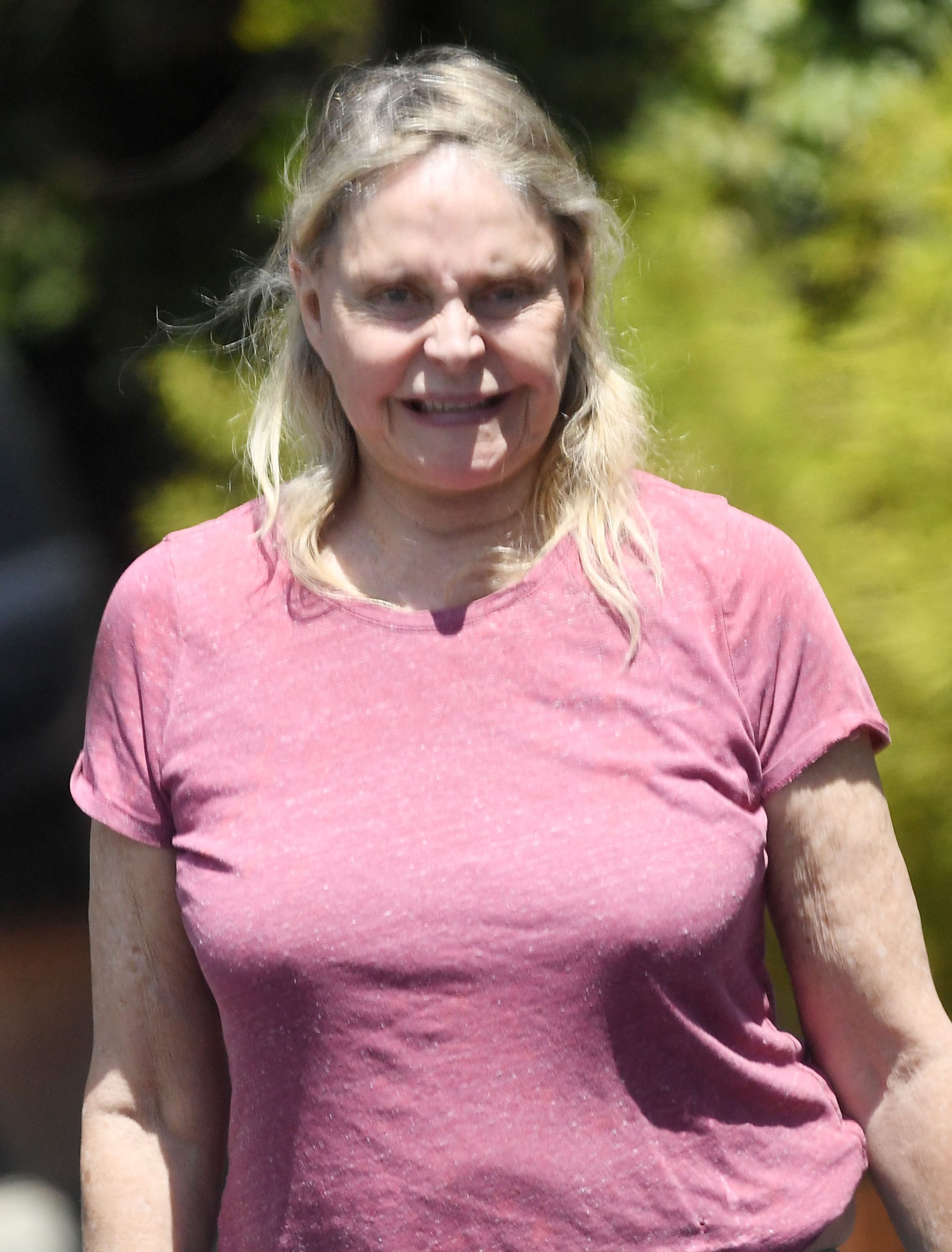 L’étonnante métamorphose de Priscilla Barnes : que devient l’icône des années 80 aujourd’hui ?