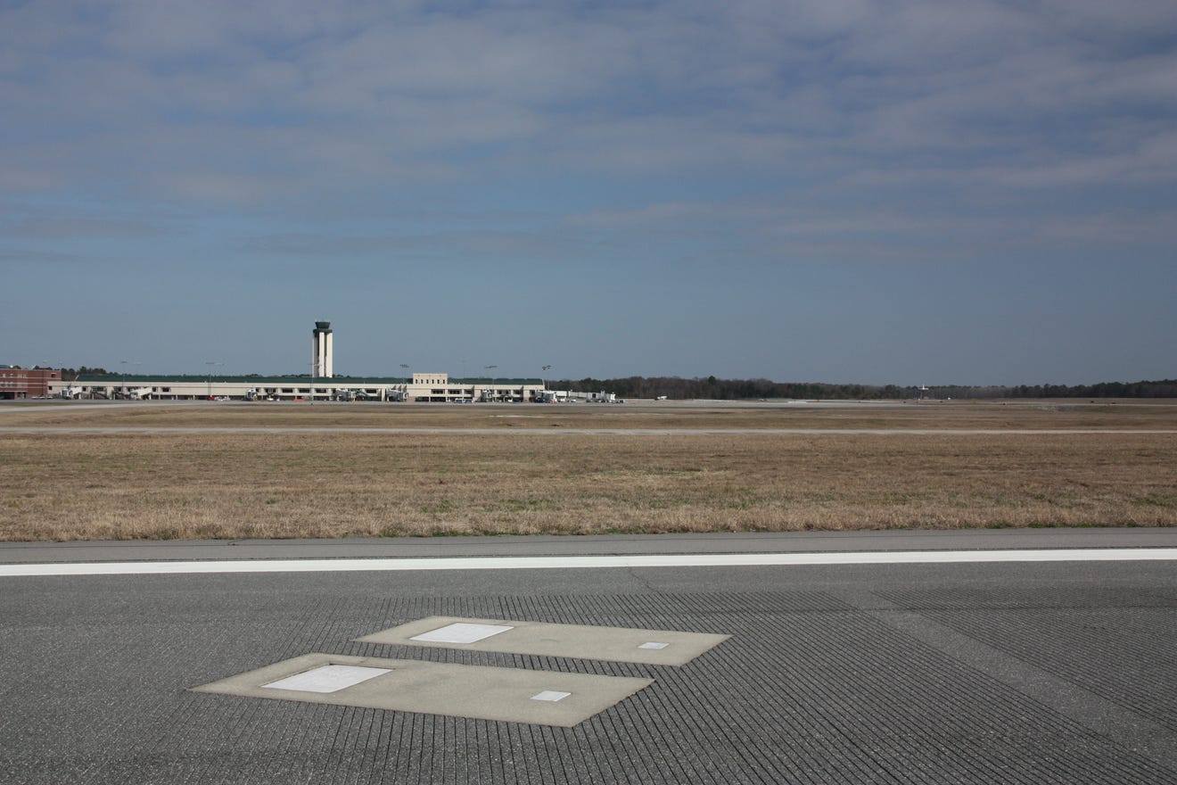 Savannah : l’aéroport qui abrite des tombes sous ses pistes d’atterrissage