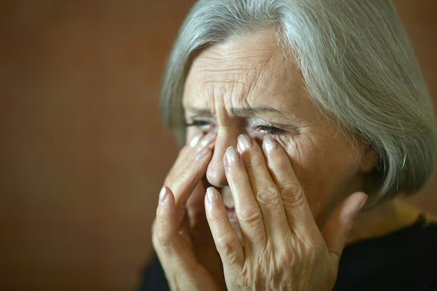 Vieillir sans s’isoler : les 12 réflexes qui éloignent vos proches (et comment les remplacer)