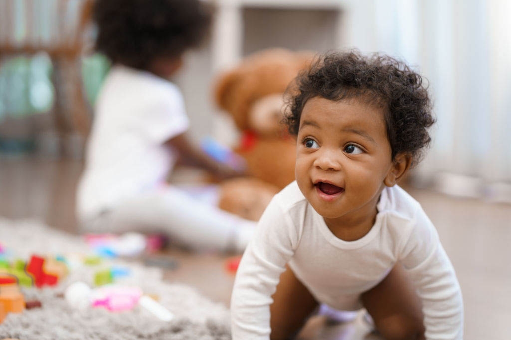 Il avait abandonné ses quadruplés à la naissance — trente ans plus tard, la science a mis fin au doute qui a brisé sa vie