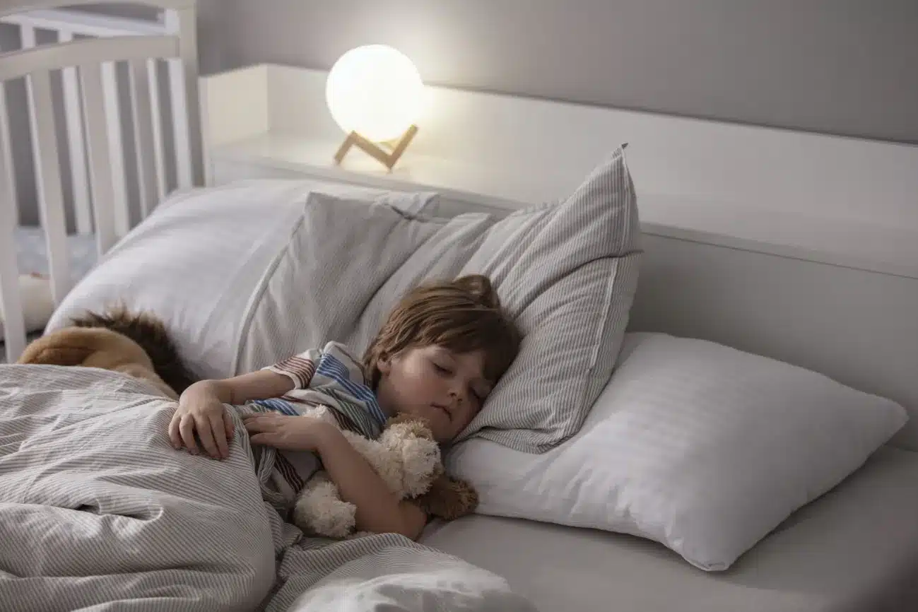 Coucher des enfants : la méthode nordique qui les endort en 15 minutes chrono et leur offre une nuit complète