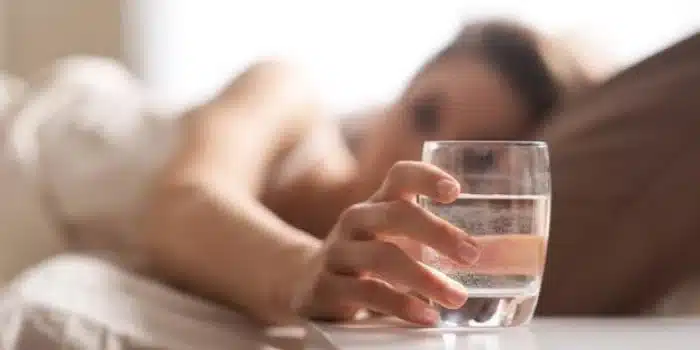 Votre sommeil est-il perturbé ? 10 signaux nocturnes qui trahissent un excès de sucre dans le sang