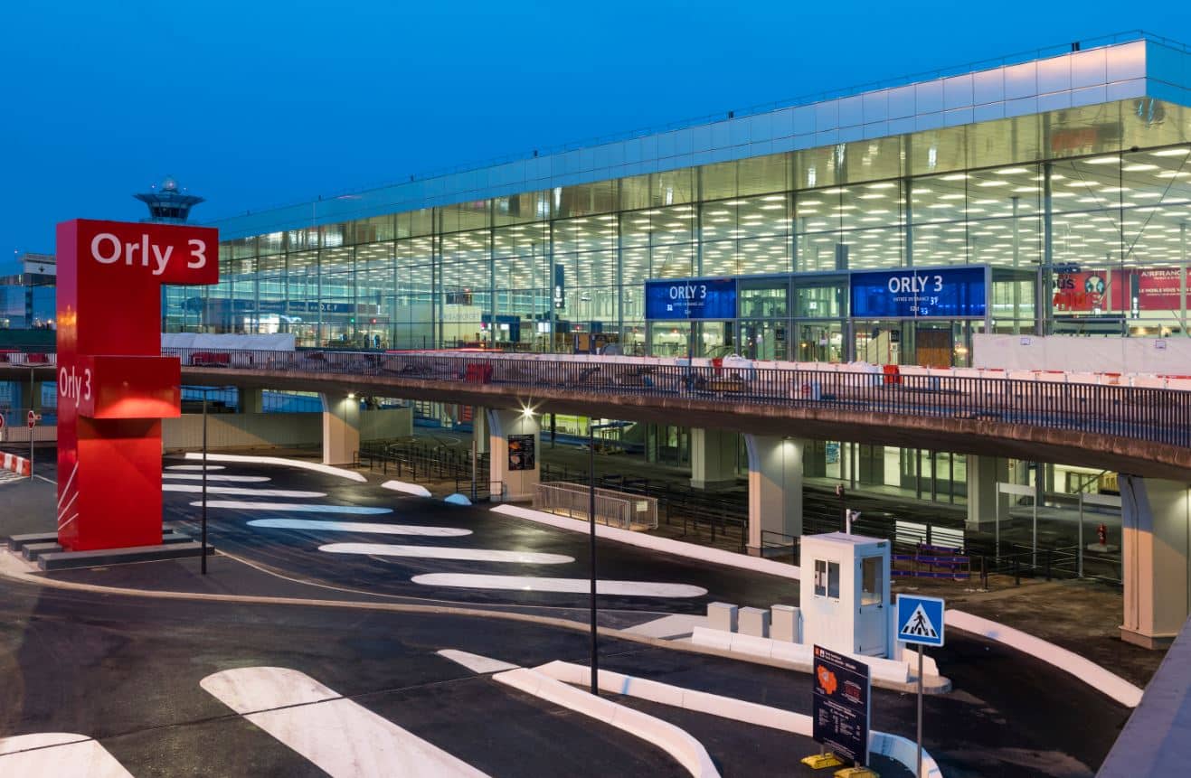 Dispositifs anti-oiseaux dans un aéroport