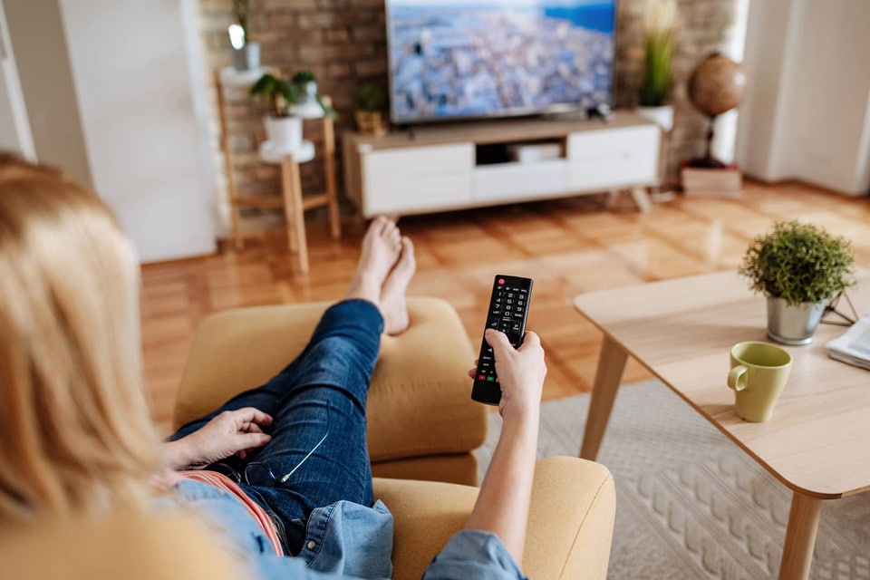 Dites adieu aux piles jetables : transformez vos télécommandes en objets rechargeables avec ce tuto DIY