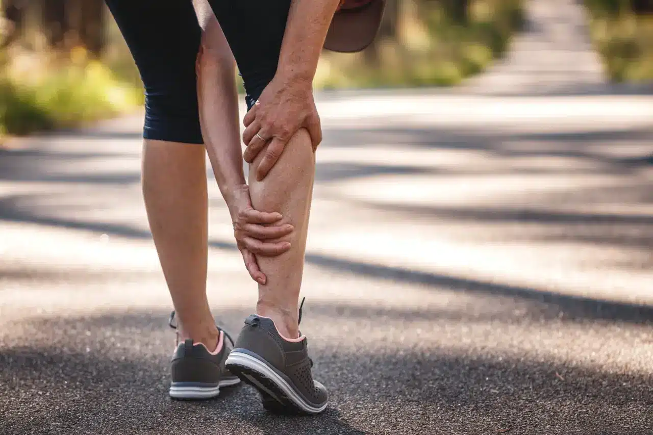 Os et jambes douloureux : et si une carence en vitamine était la cause cachée de vos maux ?