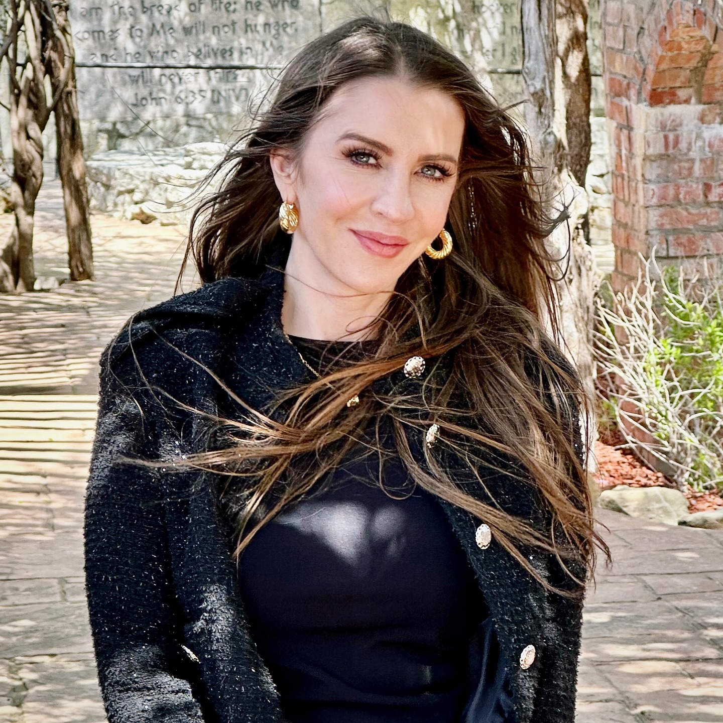 Mère à 17 ans, star mondiale à ses côtés : l’histoire bouleversante de Pattie Mallette, femme de l’ombre de Justin Bieber