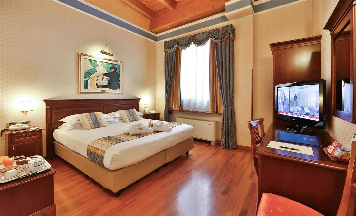 Warum das Ausstecken des Fernsehers im Hotelzimmer bei der Ankunft eine digitale Überlebensstrategie ist