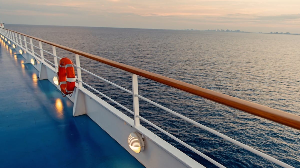 Croisière fatale : quand elle a préféré partir, son mari a vidé la maison