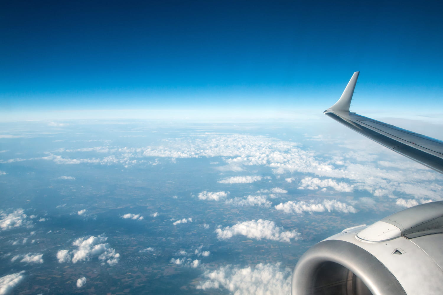 Comment une voisine d’avion, sans un mot, a bousculé mon confort intérieur