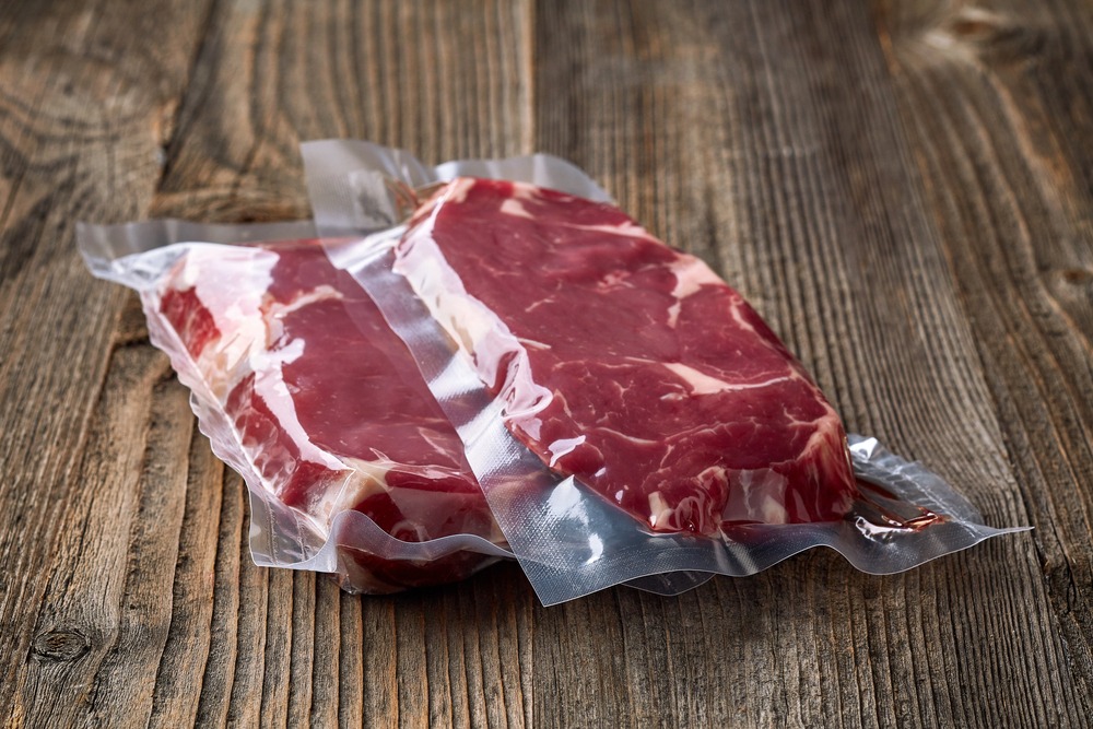 Vous pensez bien congeler votre viande ? Un boucher dévoile l’erreur fatale que tout le monde commet