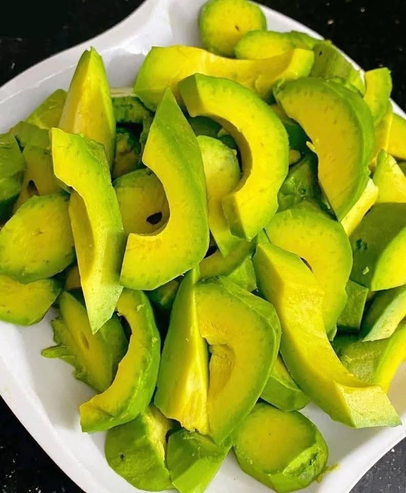 L’avocat est-il un allié minceur ou un ennemi calorique ? On démêle le vrai du faux.