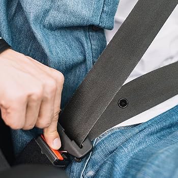 Le mystère du petit rond sur votre ceinture de sécurité : à quoi sert vraiment ce composant méconnu ?
