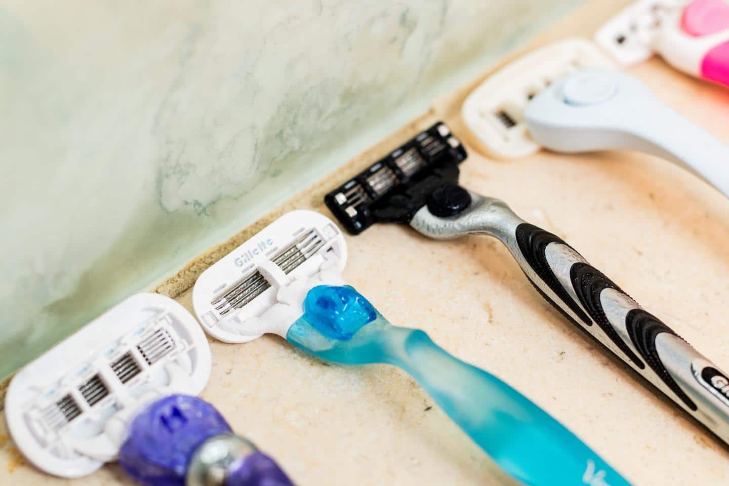 Rasoir jetable émoussé ? Les astuces surprenantes pour le rendre aussi tranchant qu’au premier jour