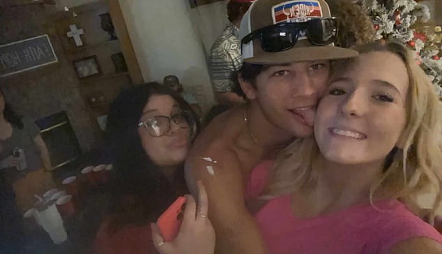 Drame en Oklahoma : le corps sans vie d’un adolescent de 19 ans retrouvé nu au bord d’une route déserte, une famille déjà marquée par deux autres décès tragiques