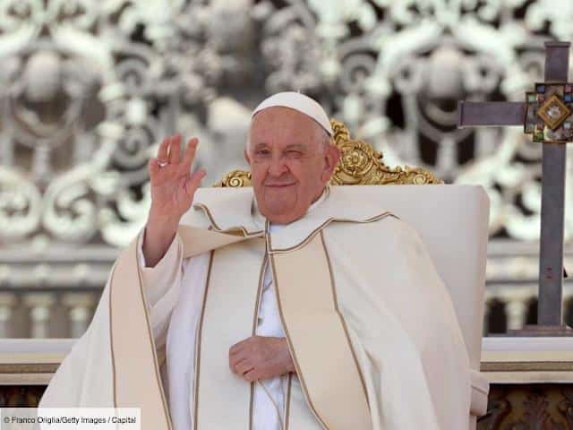 La tache sombre sur le visage du Pape François : ce que révèlent vraiment les experts
