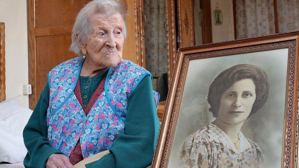 Portrait d'Emma Morano, doyenne de l'humanité