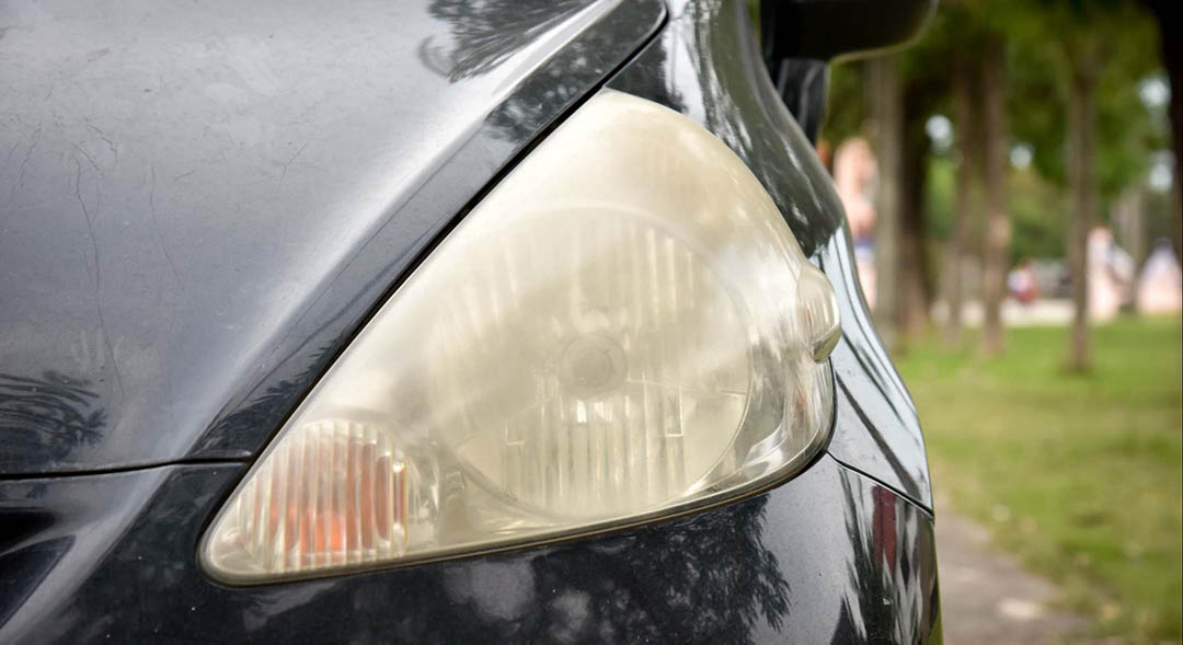 Redonnez une seconde jeunesse à vos phares de voiture sans vous ruiner