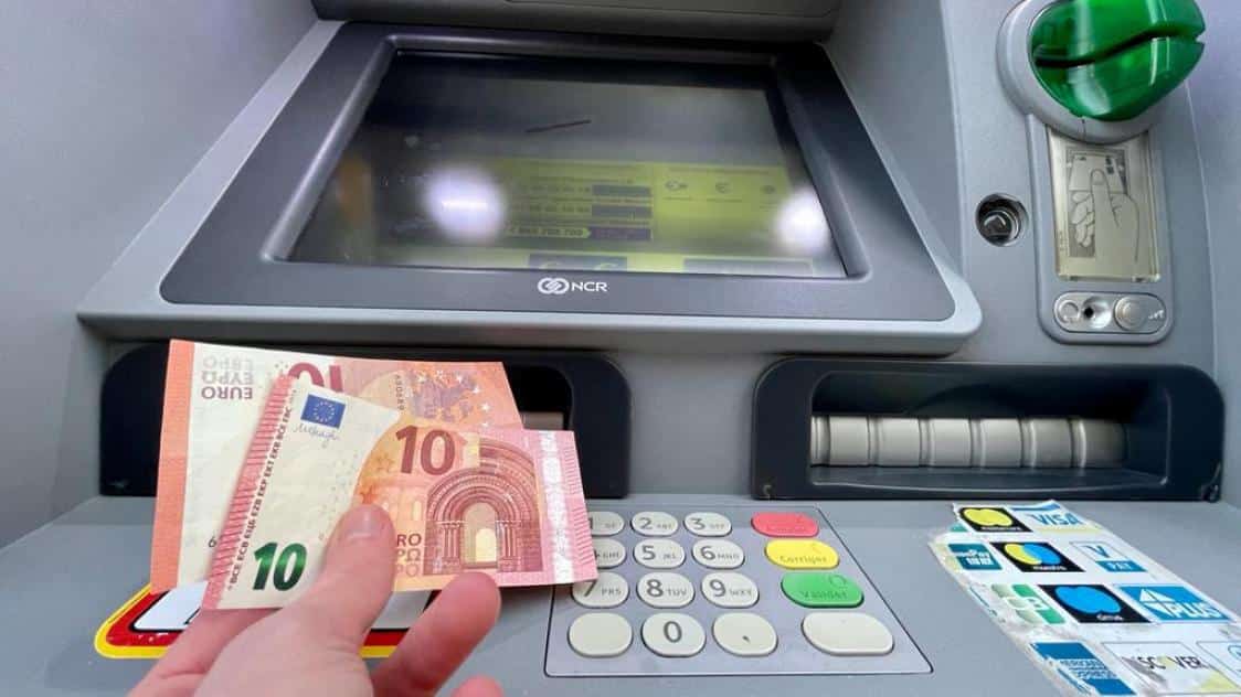 Retrait bancaire sans carte via smartphone