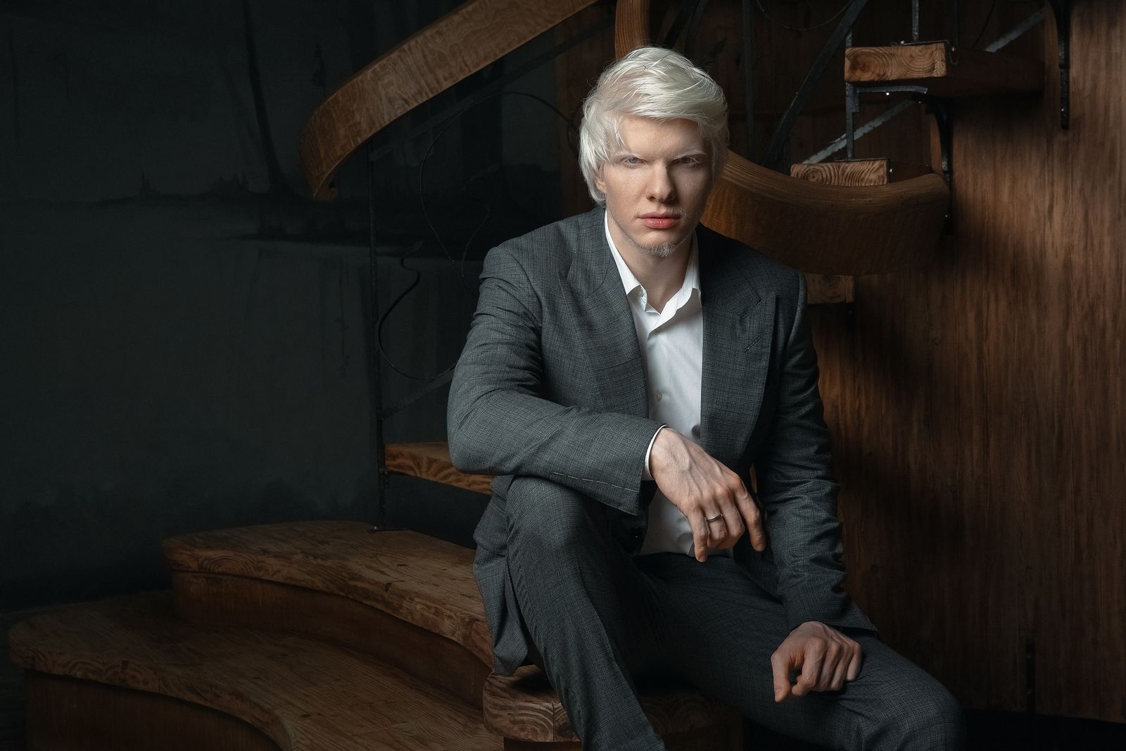 Le fils du plus bel albinos et d’un top model dévoile un charme qui électrise les réseaux sociaux