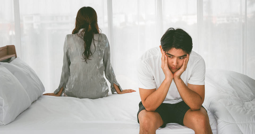 Amor en declive: estas 7 señales indican que se está alejando de ti.