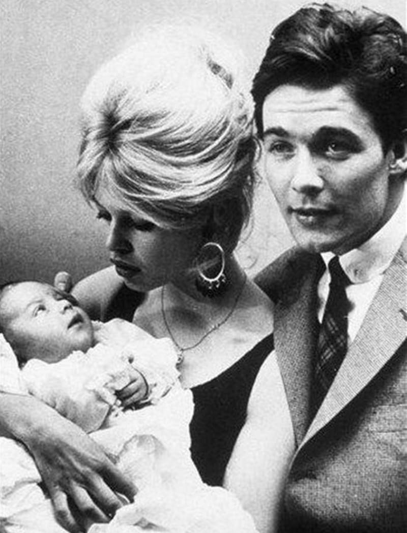 À 65 ans, le fils unique de Brigitte Bardot mène une existence étonnamment discrète et épanouie