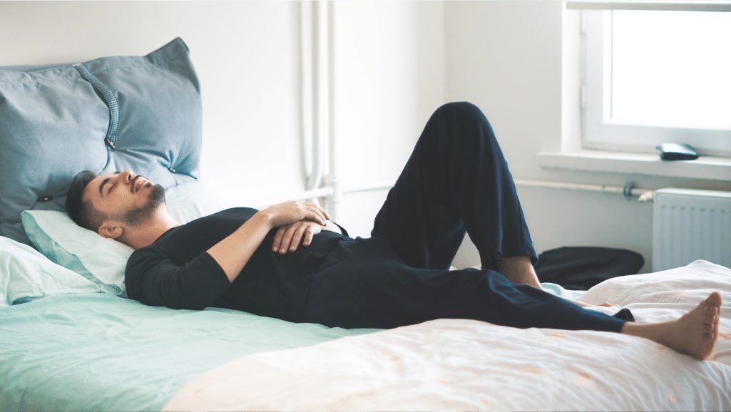 Votre oreiller est humide chaque matin ? Ces 6 causes insoupçonnées devraient vous alerter