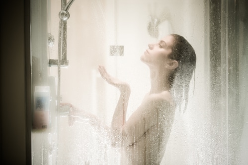 Trois gestes du matin qui pourraient, sans que vous le sachiez, fragiliser votre cerveau