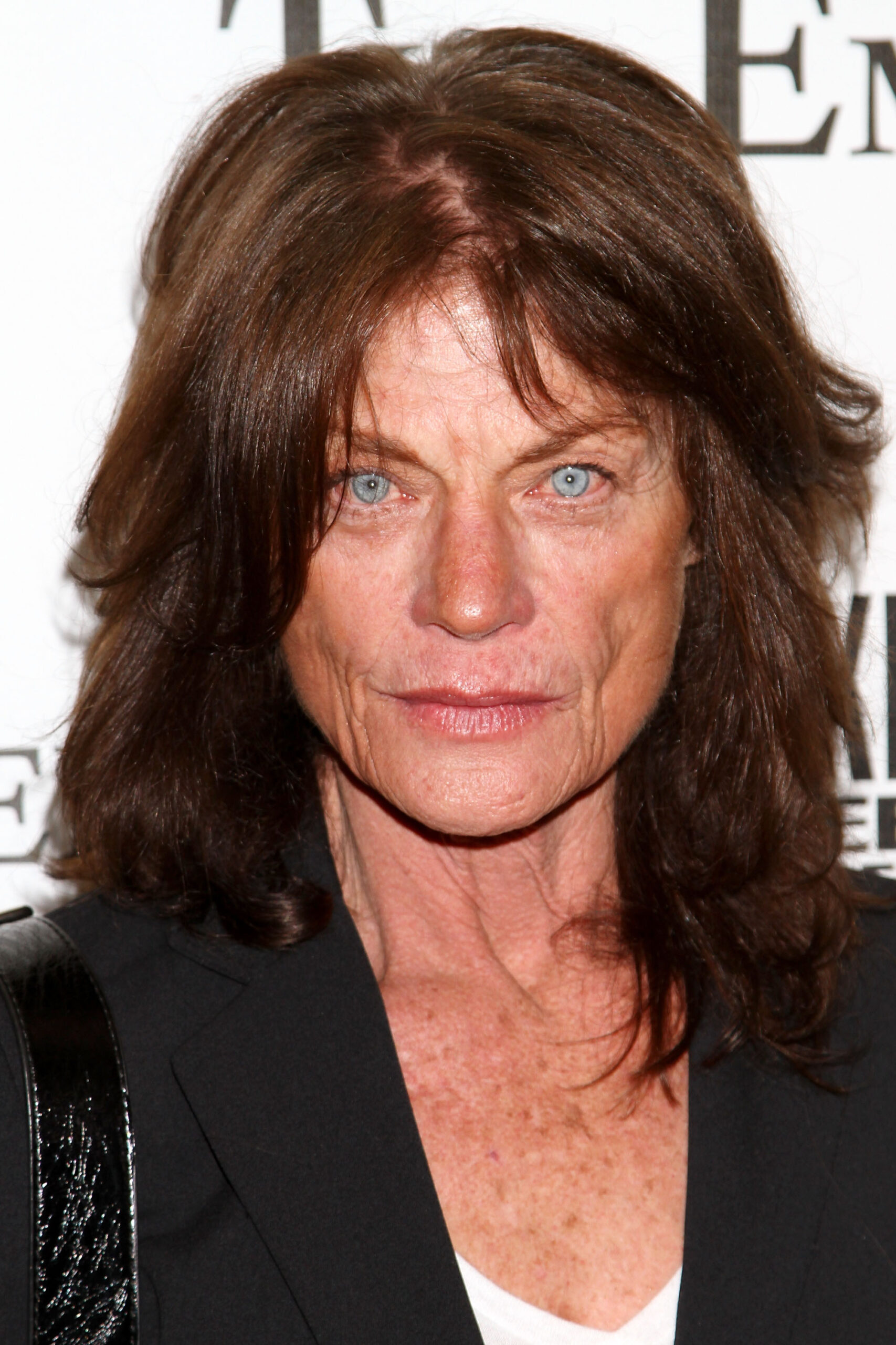 Meg Foster, 76 ans : l’actrice au regard de glace revendique sa liberté de vieillir