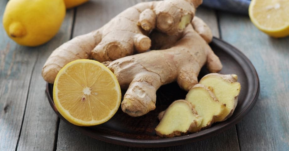Préparation de boisson au citron et gingembre
