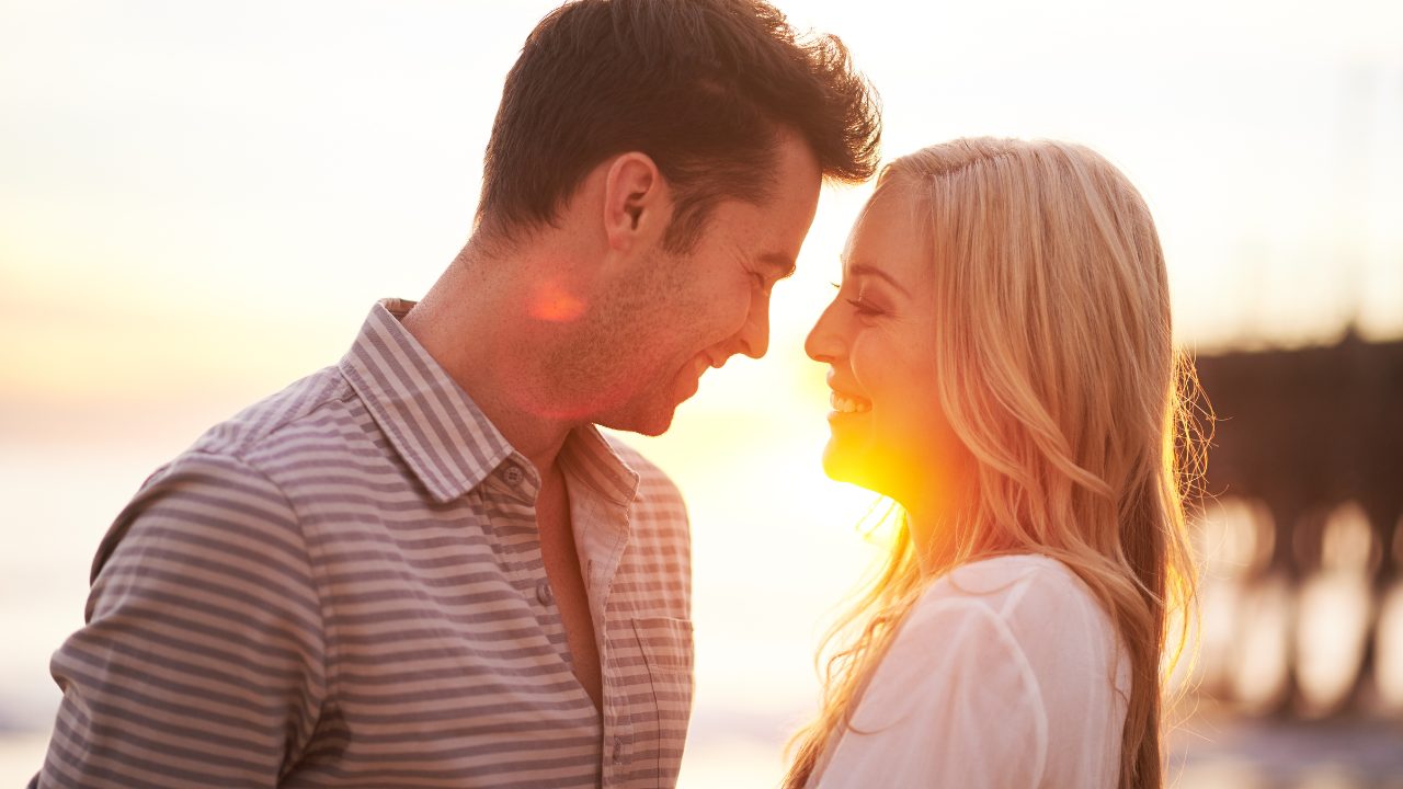 Quand un homme marié s'éprend d'une autre femme : les signes qui ne trompent pas