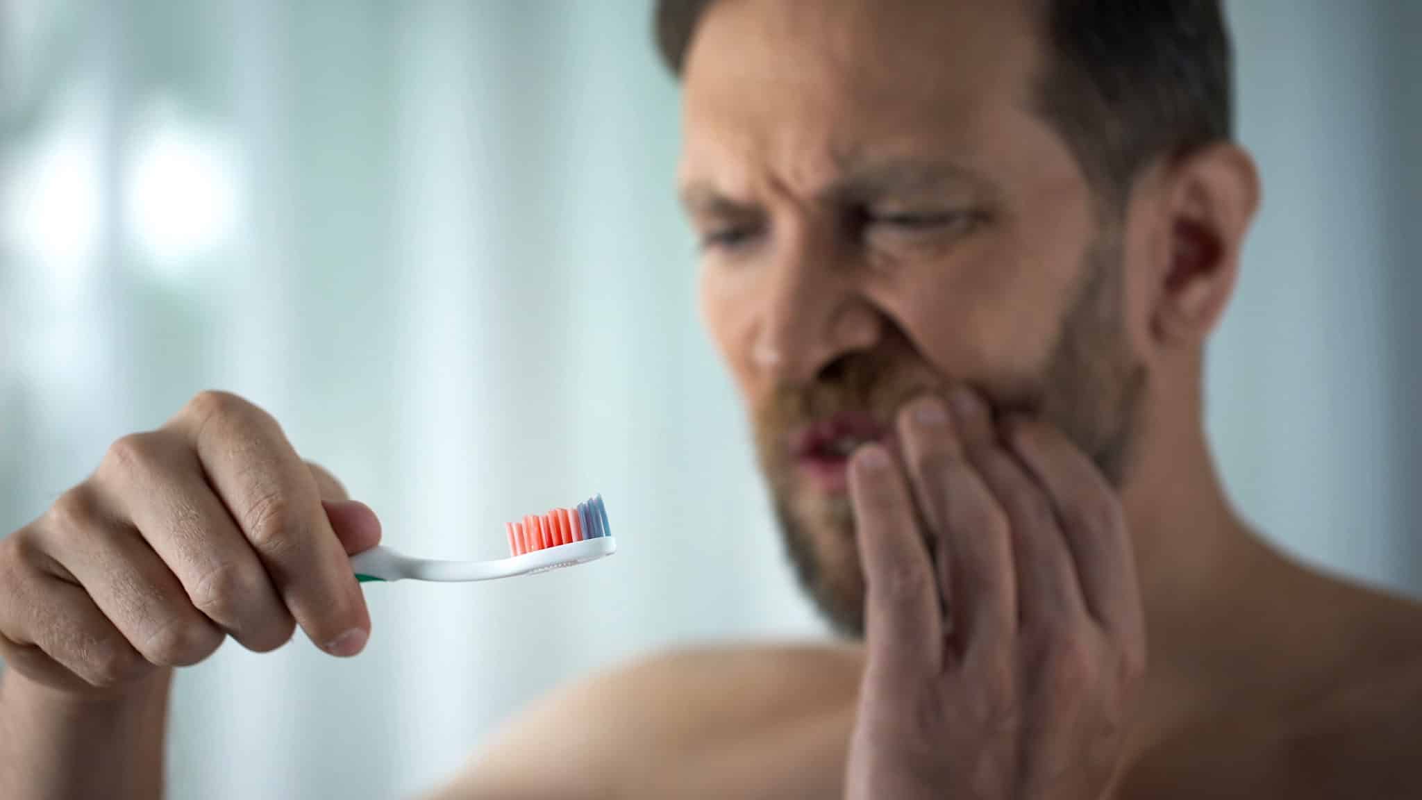 Saignement gingival pouvant indiquer une carence