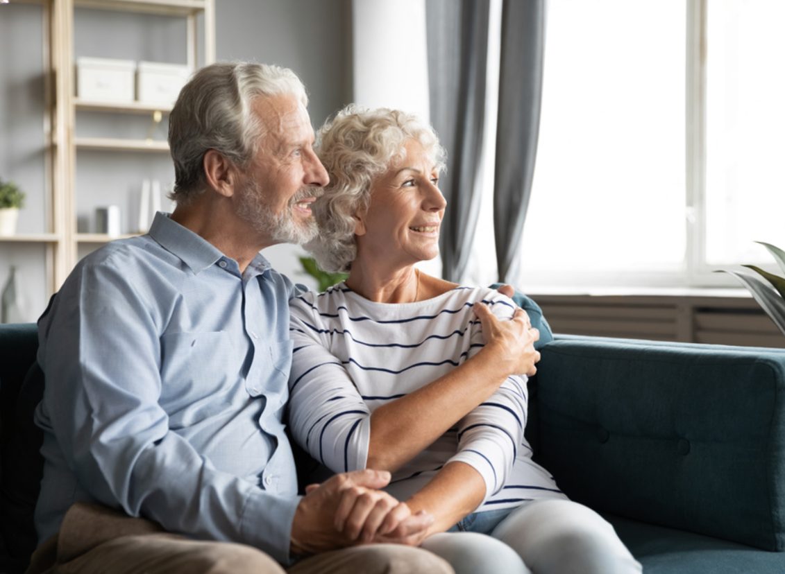 Elle a épousé l’ami fidèle de son mari décédé… jusqu’à ce qu’il lui confie, le soir de leurs noces, un secret qui a changé sa vie