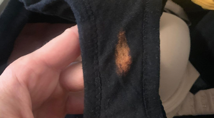 Ces taches blanchâtres dans votre lingerie pourraient être le signe d’une excellente santé