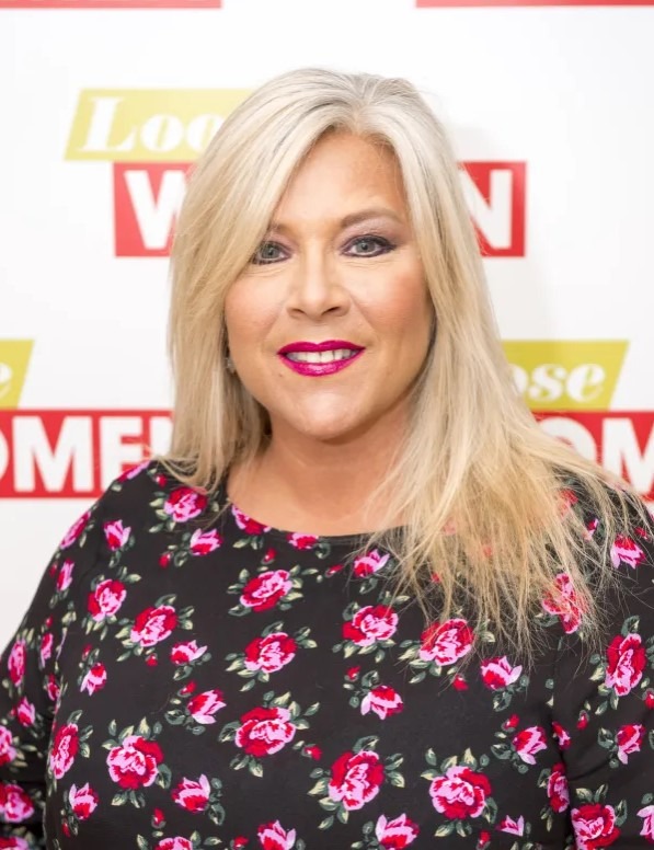 De mannequin glamour à reine de la pop : le destin hors norme de Samantha Fox, l’idole qui a marqué les années 80.