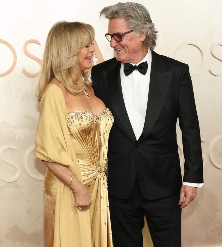 Ils filent le parfait amour depuis 40 ans sans jamais passer devant le maire : ce couple star défie toutes les conventions