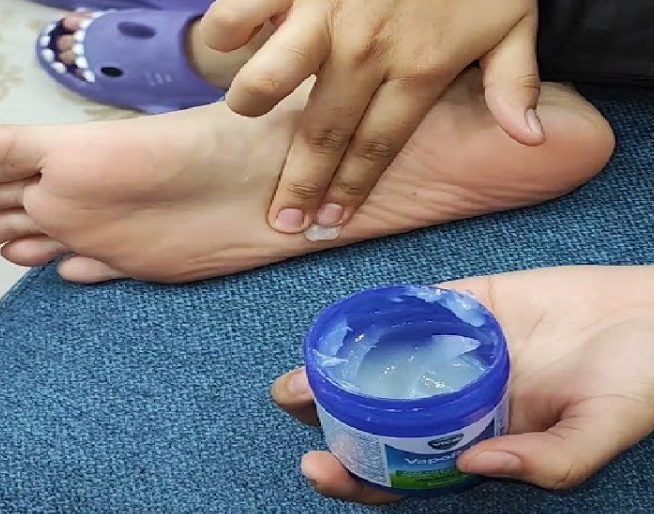 Le Vicks VapoRub ne sert pas qu’à déboucher le nez : 10 usins insoupçonnés qui vont vous surprendre