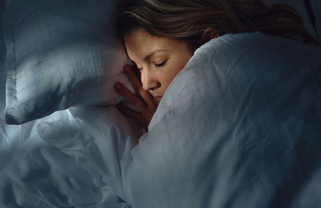 Et si votre corps refusait de vous obéir au réveil ? Ce trouble du sommeil qui glace le sang