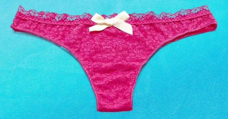 Le nœud sur les culottes : un détail innocent ou un secret de fabrication bien gardé ?
