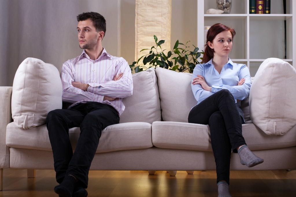 Neuf indices discrets qui trahissent l’attirance d’une femme mariée pour un autre homme