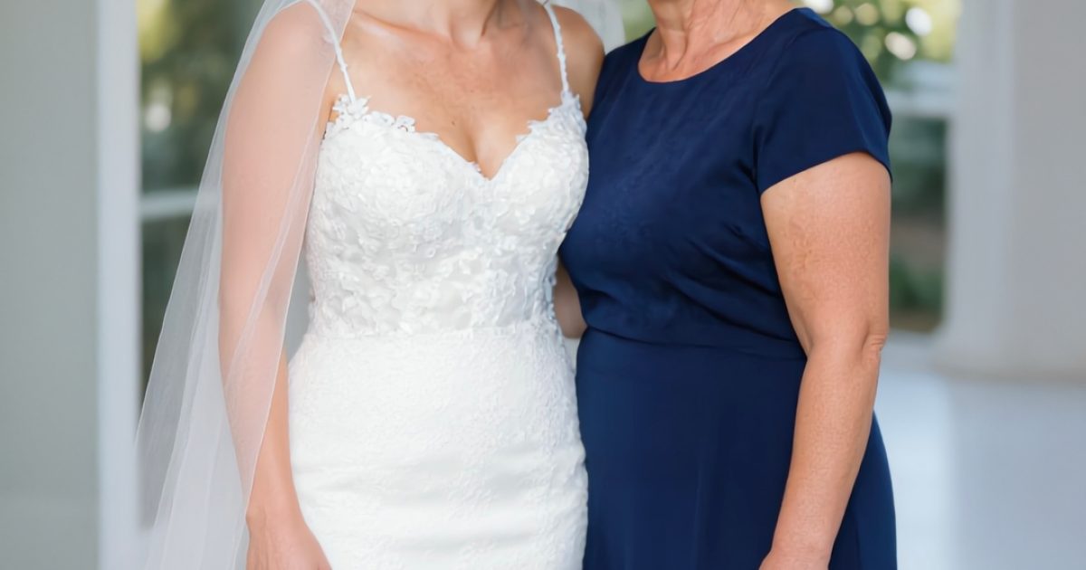 À mon mariage, mon beau-père a dit que je devais « servir » son fils, mais la réponse de ma mère a laissé toute l’assemblée sans voix