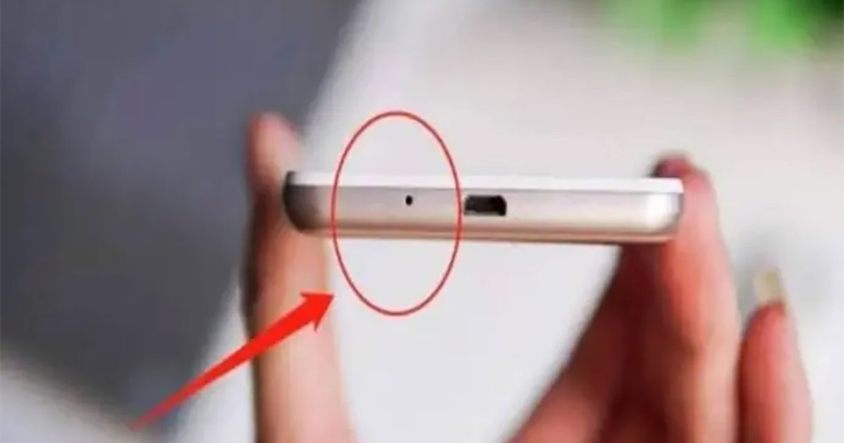 À quoi servent vraiment ces petits trous sur nos téléphones ?