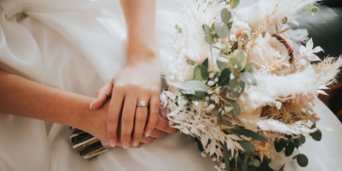 Le soir de nos noces, il a brisé le silence : « Il est temps que tu saches qui j’étais vraiment »