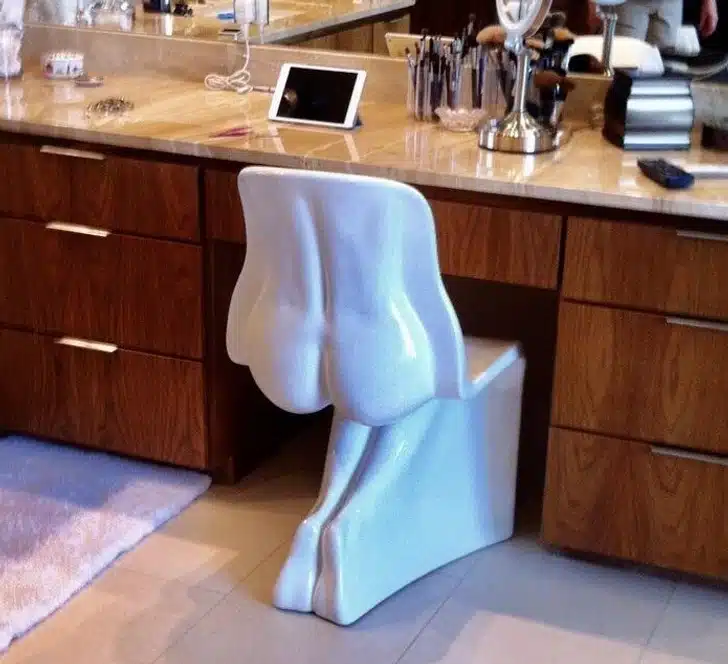 Chaise originale