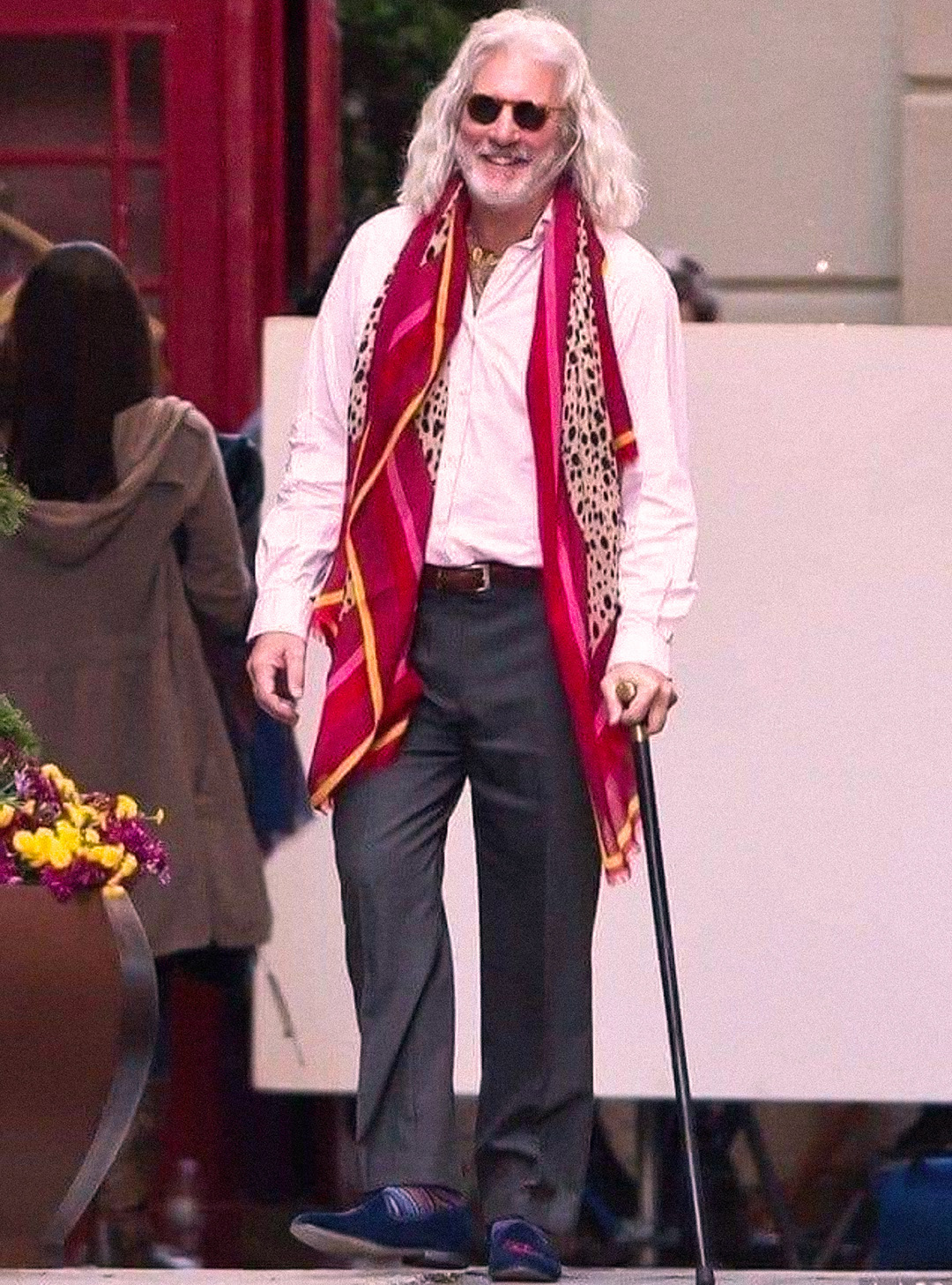 Apparition rare captée par des paparazzis : l’idole des années 80 et 90 apparaît en public méconnaissable !