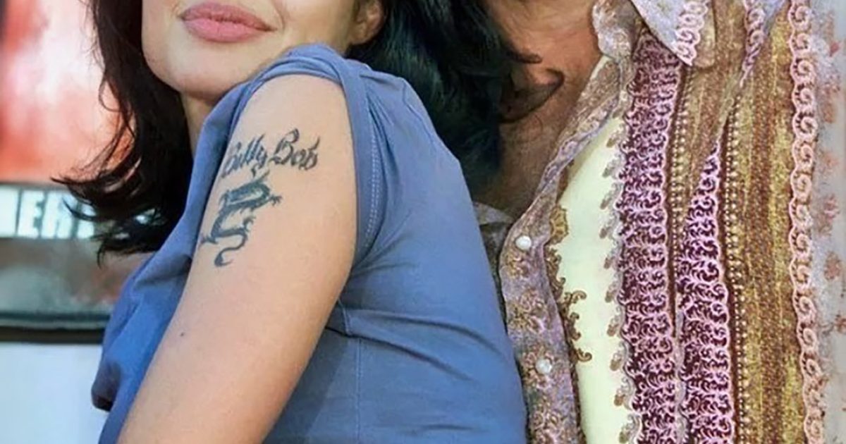 Après son divorce avec Angelina Jolie et après avoir juré de ne plus se remarier, Billy crée la surprise en trouvant sa sixième épouse. Découvrez leurs nouvelles photos.