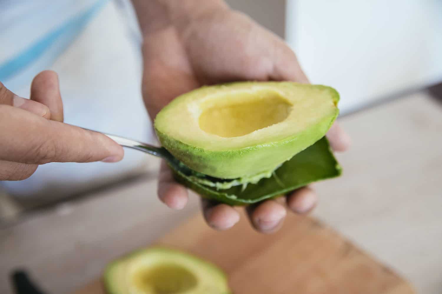 L’avocat est-il un allié minceur ou un ennemi calorique ? On démêle le vrai du faux.