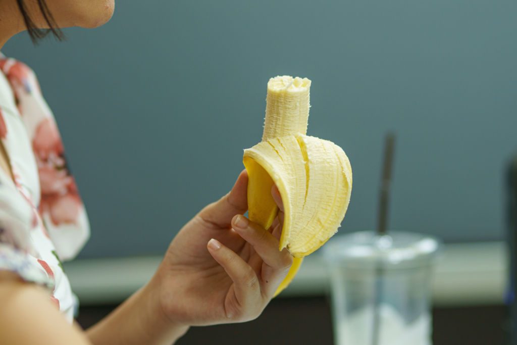 À 50 ans et plus, ajouter une banane à votre routine quotidienne pourrait transformer votre bien-être