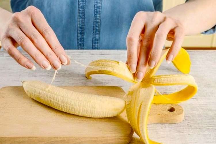 Filaments blancs dans une banane